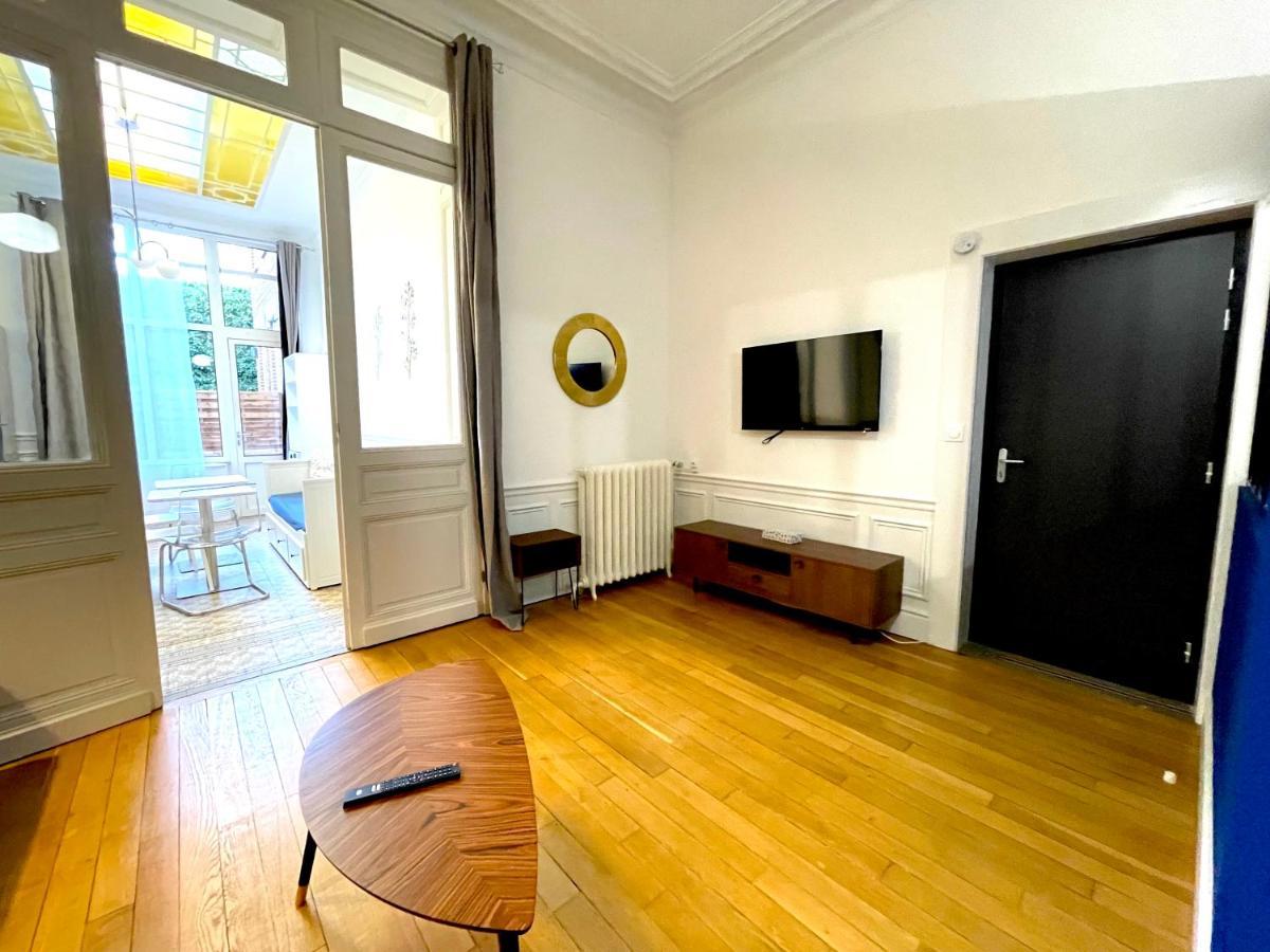 Residence Adam A Part 瓦朗西纳 外观 照片