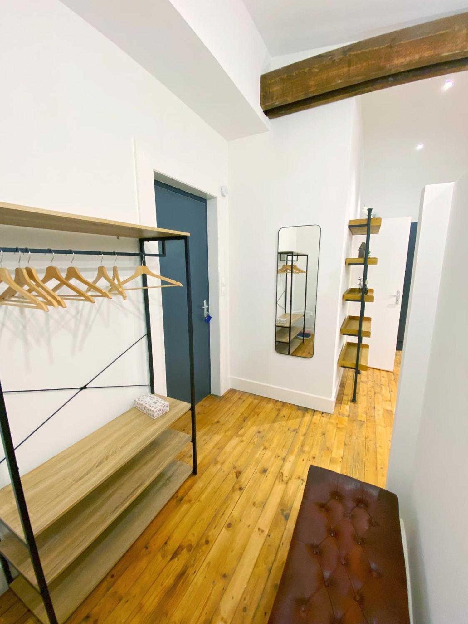 Residence Adam A Part 瓦朗西纳 外观 照片